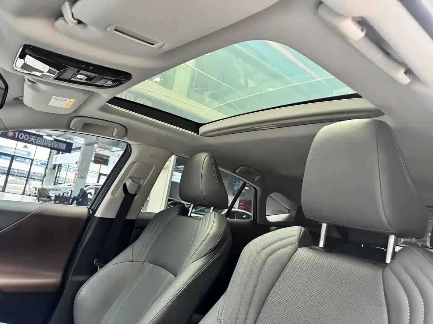HARRIER 2023 Hybrid 2.5L CVT 2WD Luxury Edition — миниатюра 15