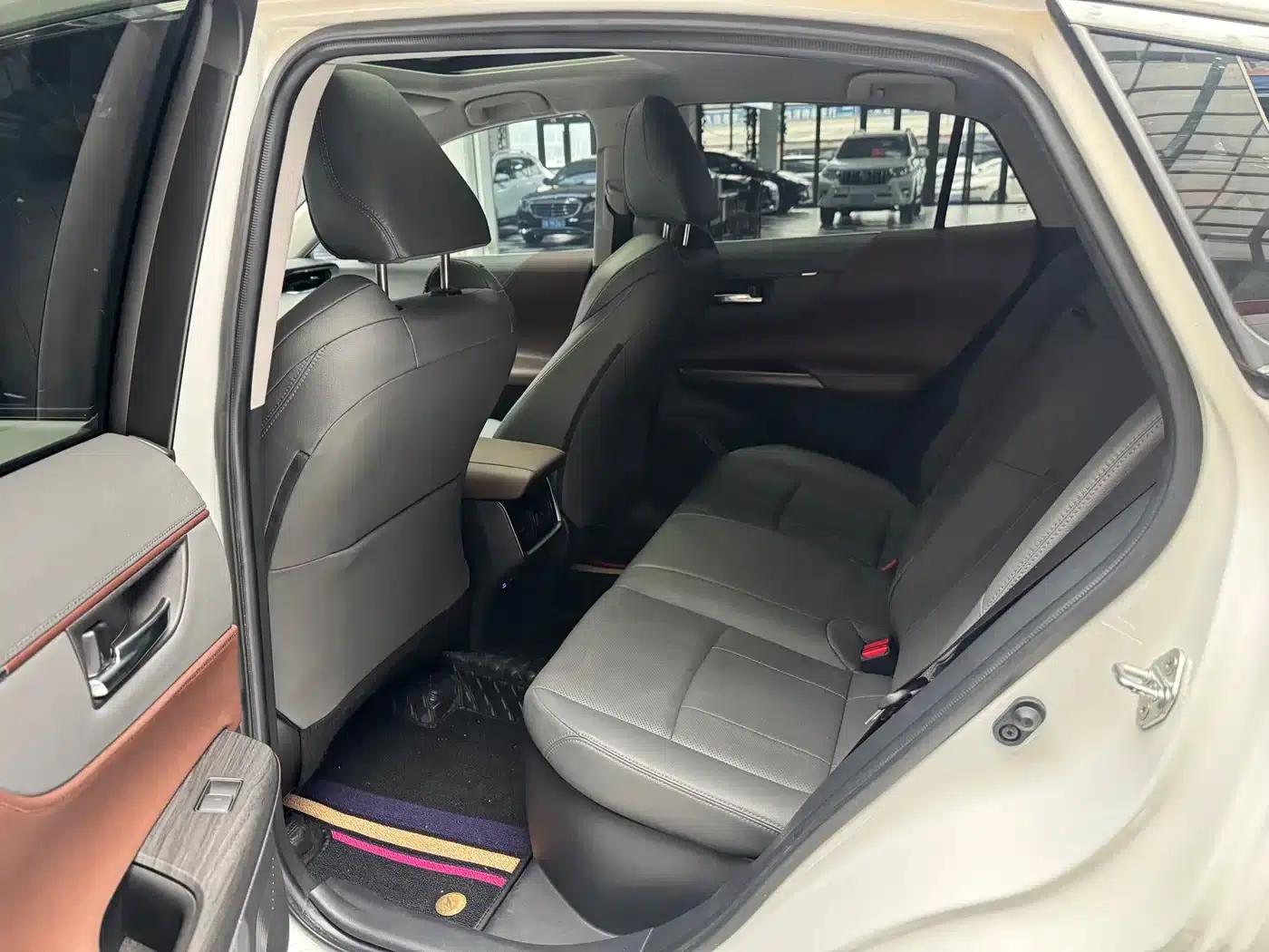 HARRIER 2023 Hybrid 2.5L CVT 2WD Luxury Edition — миниатюра 16