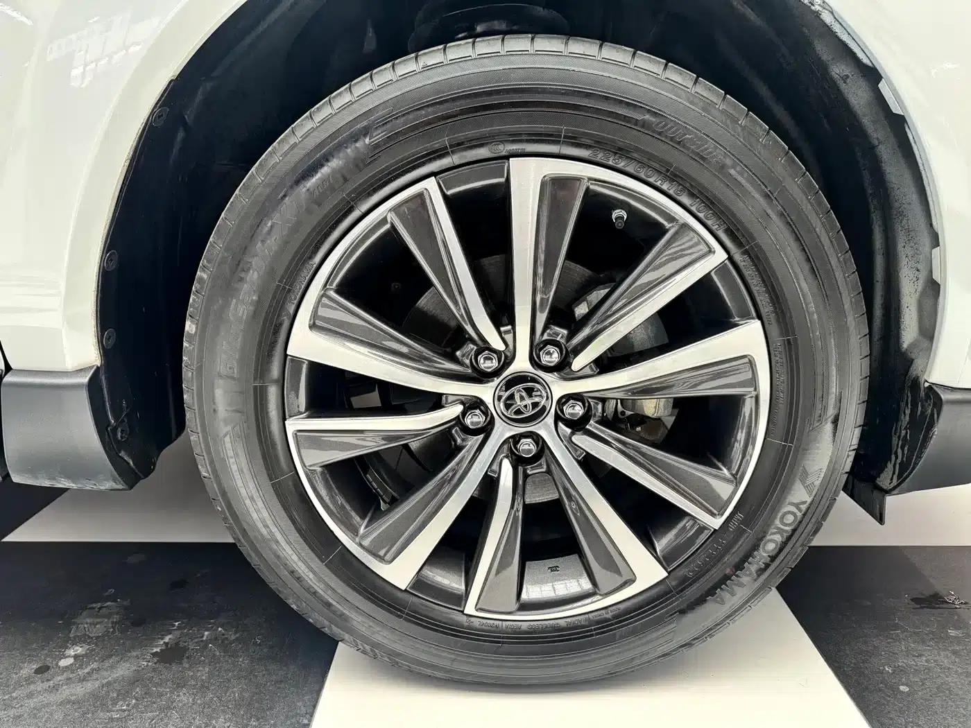 HARRIER 2023 Hybrid 2.5L CVT 2WD Luxury Edition — миниатюра 5