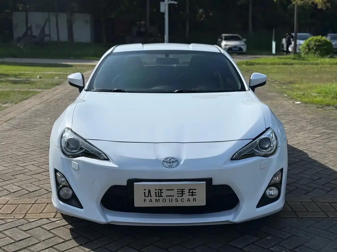 Toyota 86 2014 2.0L Automatic Luxury — миниатюра 2