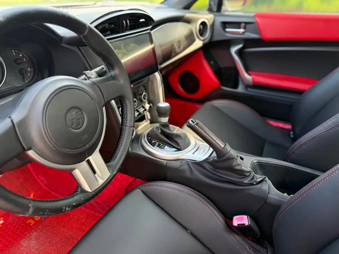 Toyota 86 2014 2.0L Automatic Luxury — миниатюра 12