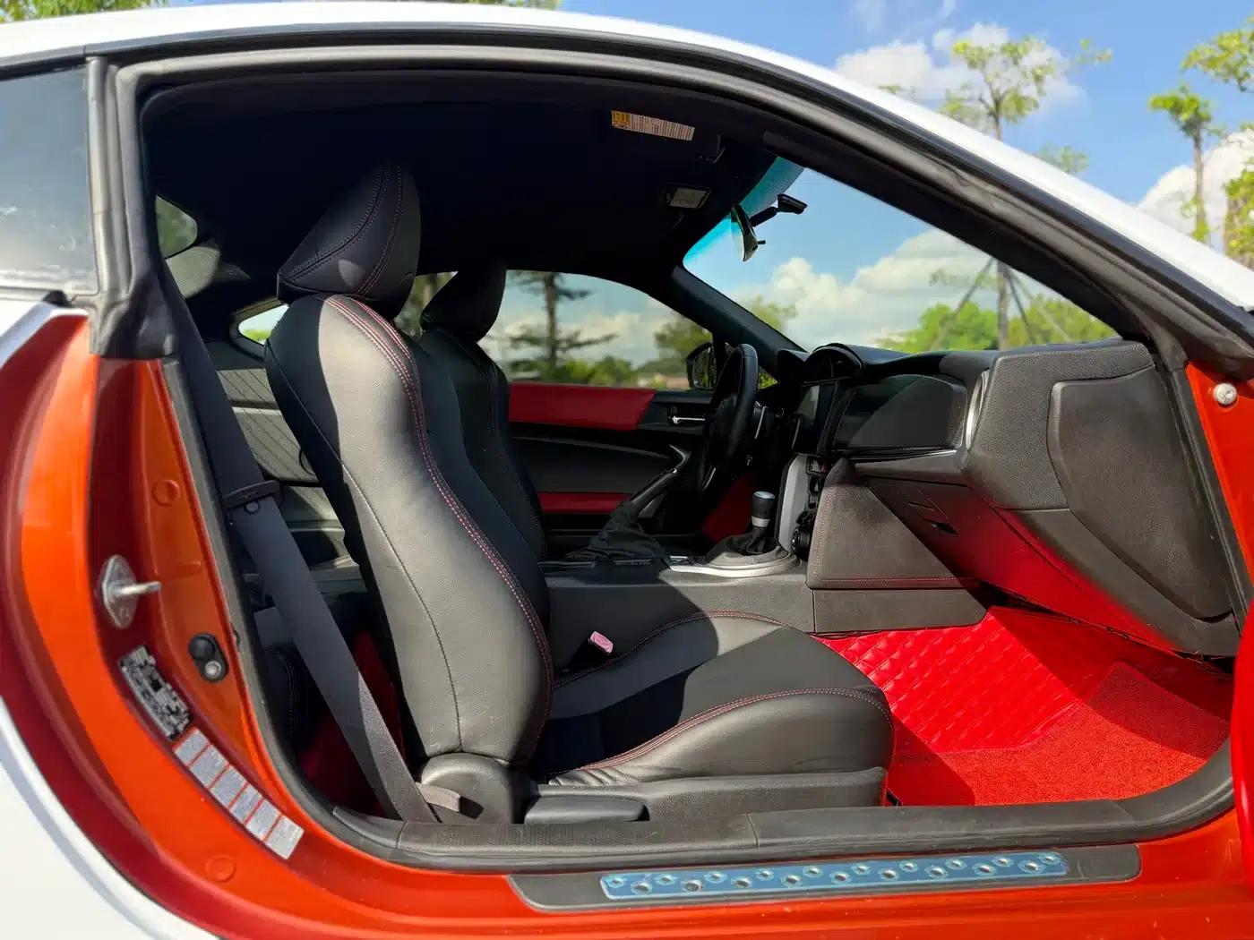 Toyota 86 2014 2.0L Automatic Luxury — миниатюра 15