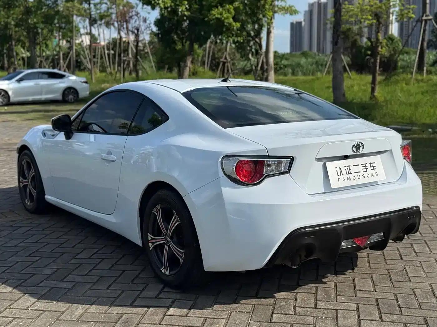 Toyota 86 2014 2.0L Automatic Luxury — миниатюра 20