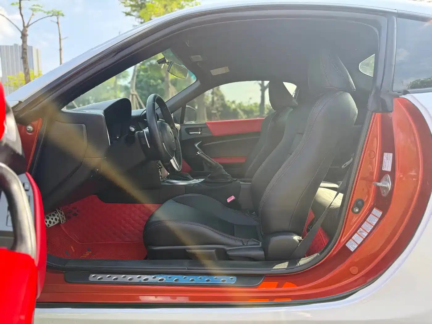 Toyota 86 2014 2.0L Automatic Luxury — миниатюра 8