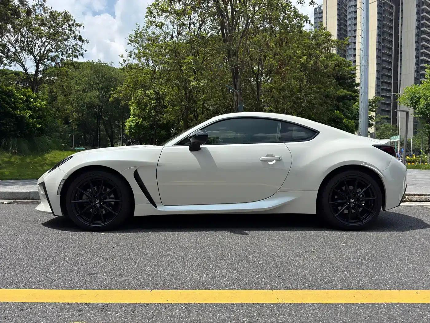 Toyota 86 2022 GR 86 2.4L Manual Version — миниатюра 4