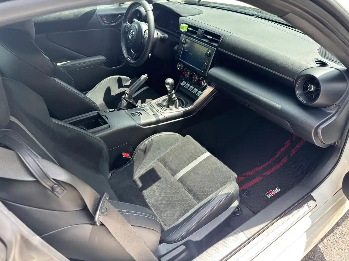 Toyota 86 2022 GR 86 2.4L Manual Version — миниатюра 7