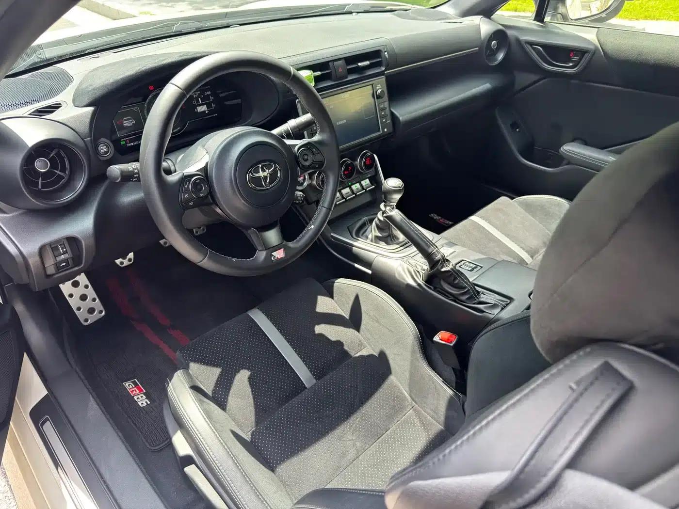 Toyota 86 2022 GR 86 2.4L Manual Version — миниатюра 8