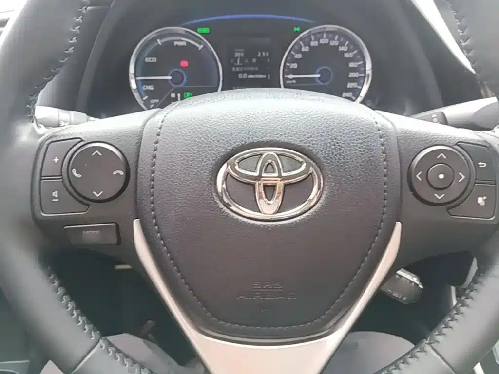 Levin Hybrid E+ 2019 1.8PH V E-CVT Luxury Edition — миниатюра 11