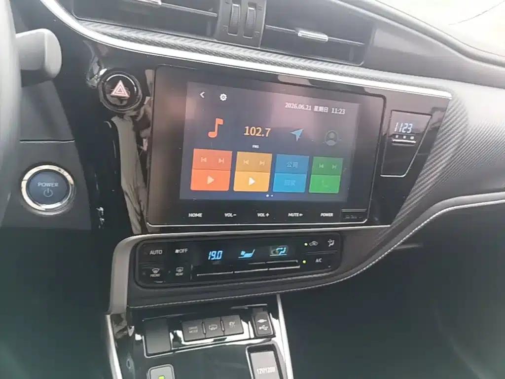 Levin Hybrid E+ 2019 1.8PH V E-CVT Luxury Edition — миниатюра 13