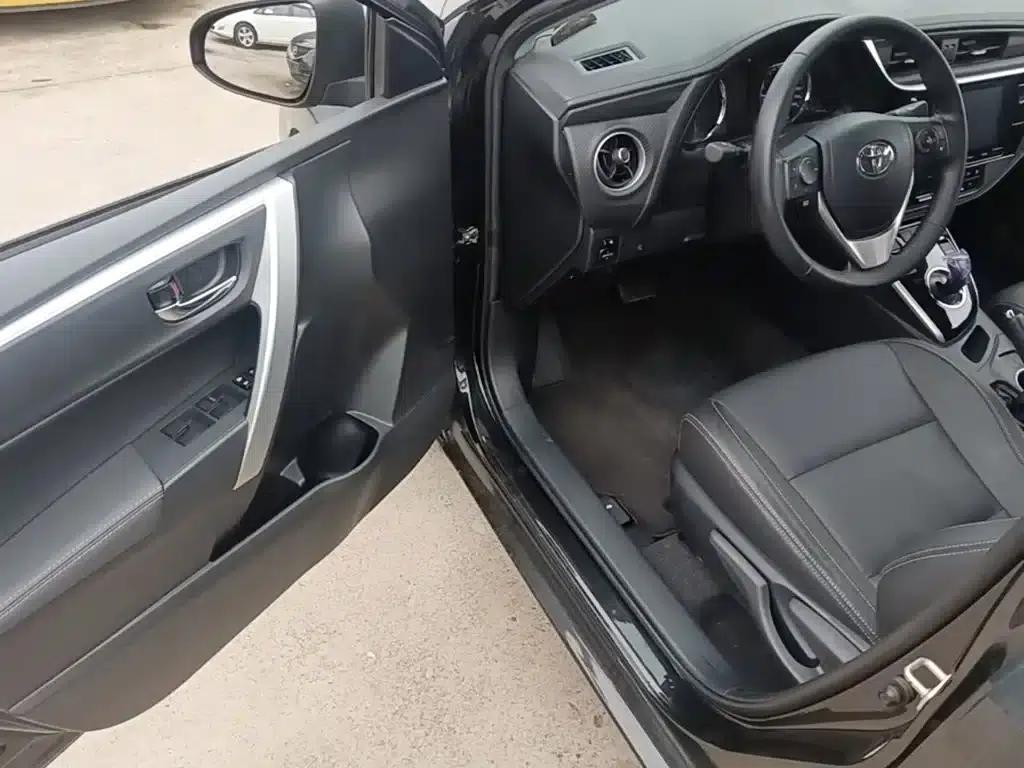 Levin Hybrid E+ 2019 1.8PH V E-CVT Luxury Edition — миниатюра 16