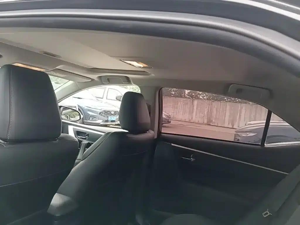 Levin Hybrid E+ 2019 1.8PH V E-CVT Luxury Edition — миниатюра 18