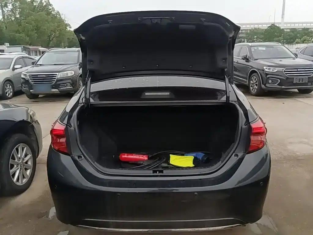 Levin Hybrid E+ 2019 1.8PH V E-CVT Luxury Edition — миниатюра 19