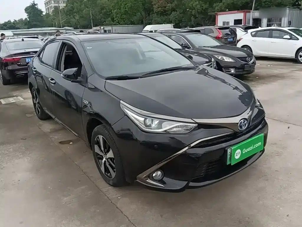 Levin Hybrid E+ 2019 1.8PH V E-CVT Luxury Edition — миниатюра 4