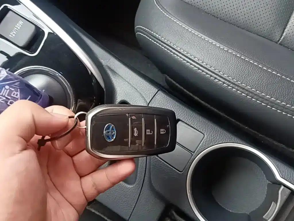 Levin Hybrid E+ 2019 1.8PH V E-CVT Luxury Edition — миниатюра 9