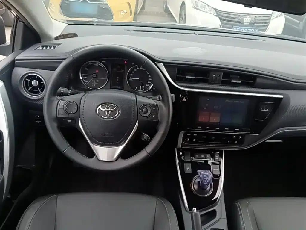Levin Hybrid E+ 2019 1.8PH V E-CVT Luxury Edition — миниатюра 10