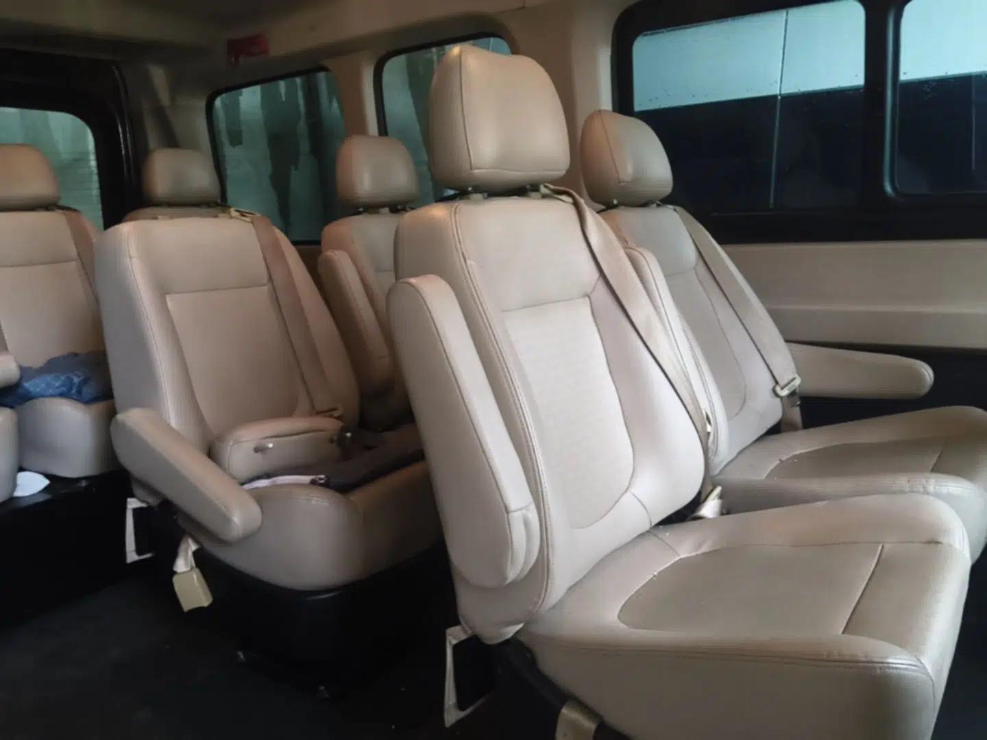 SAIC MAXUS Xintu V90 2019 2.0T Manual ZhiDa Rear-Drive Double-Tire Extended-Wheelbase High-Roof 9-Seater — миниатюра 17