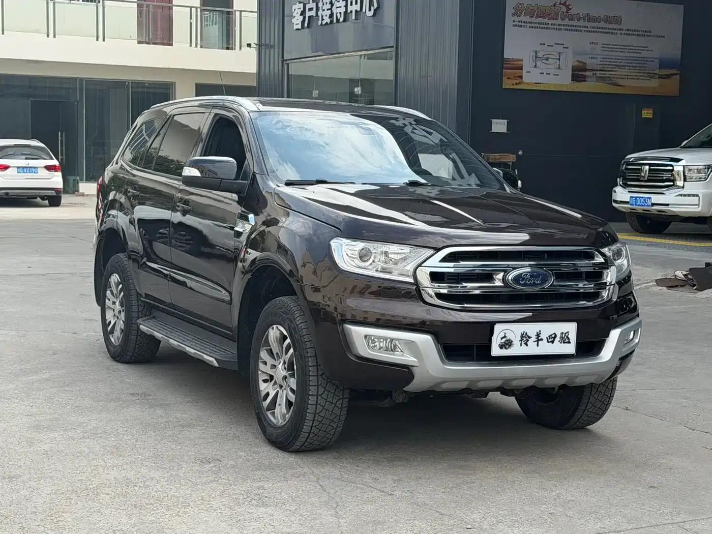 2017 Ford Everest 2.2T Diesel Manual 4WD Luxury 5-Seater — миниатюра 3