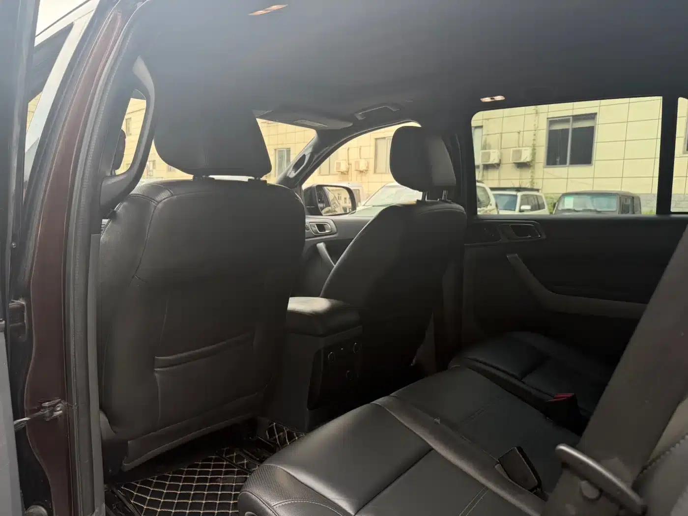 2017 Ford Everest 2.2T Diesel Manual 4WD Luxury 5-Seater — миниатюра 5
