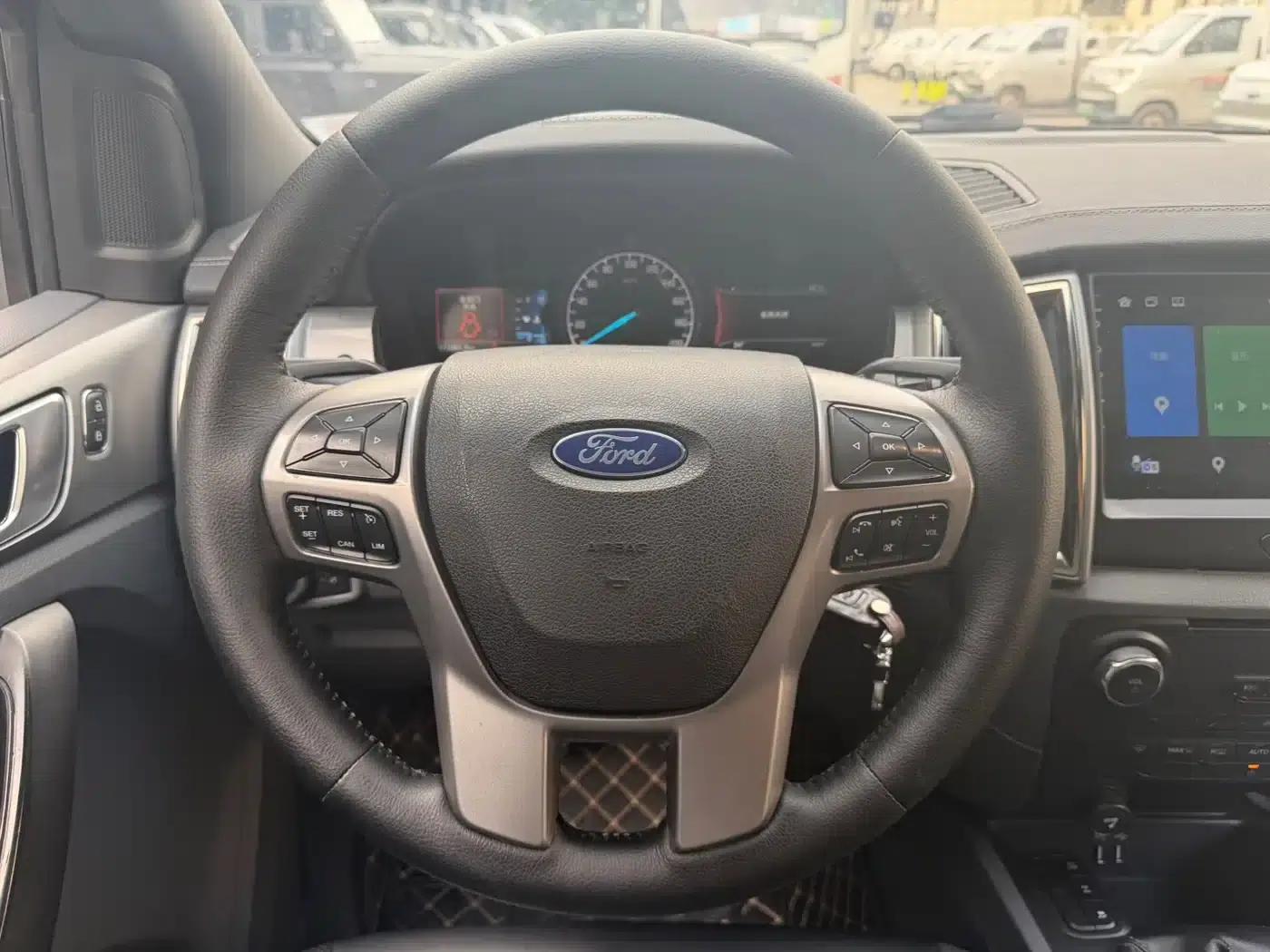 2017 Ford Everest 2.2T Diesel Manual 4WD Luxury 5-Seater — миниатюра 6