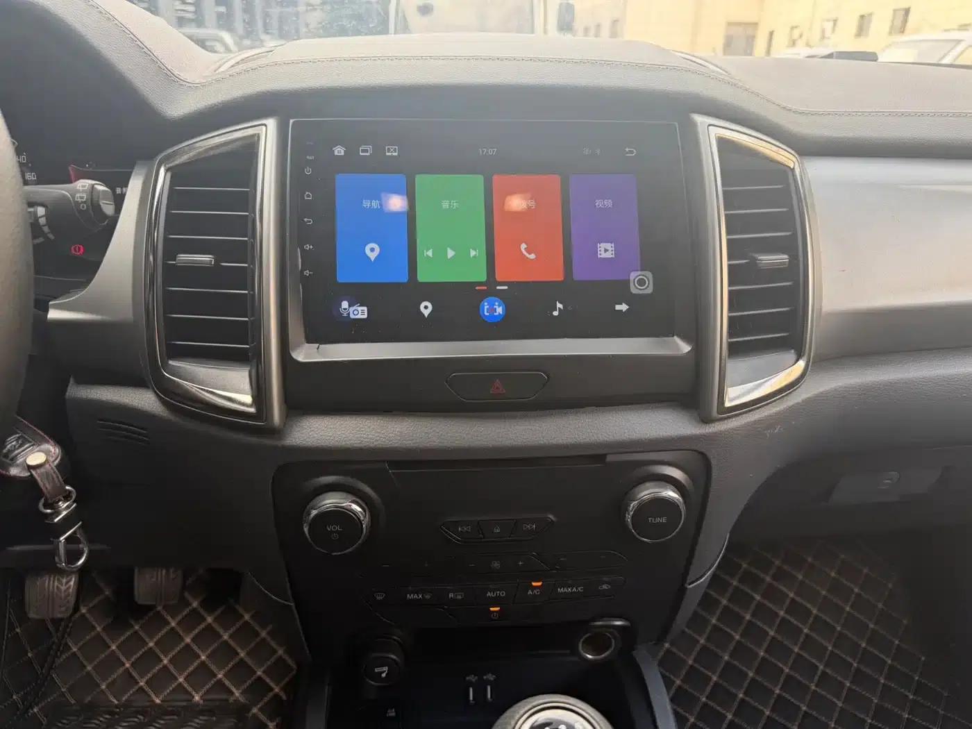 2017 Ford Everest 2.2T Diesel Manual 4WD Luxury 5-Seater — миниатюра 7