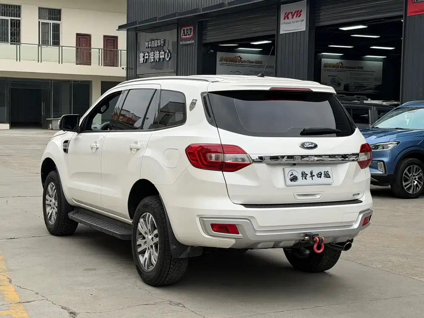 2016 Ford Everest 2.0T Gasoline Automatic 4WD Luxury Edition — миниатюра 9