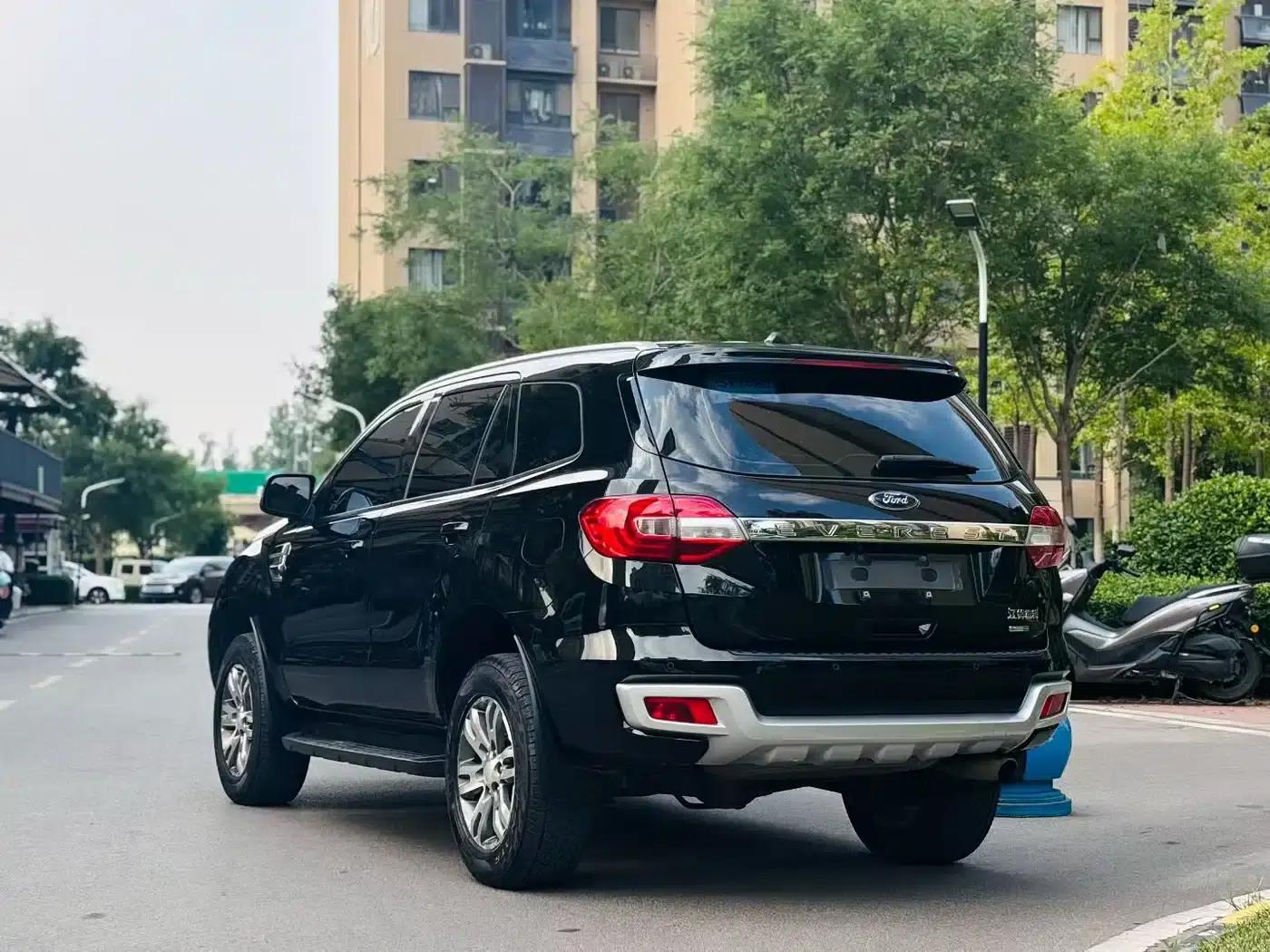 2017 Ford Everest 2.0T Gasoline Automatic 4WD Luxury Edition 5-Seater — миниатюра 5