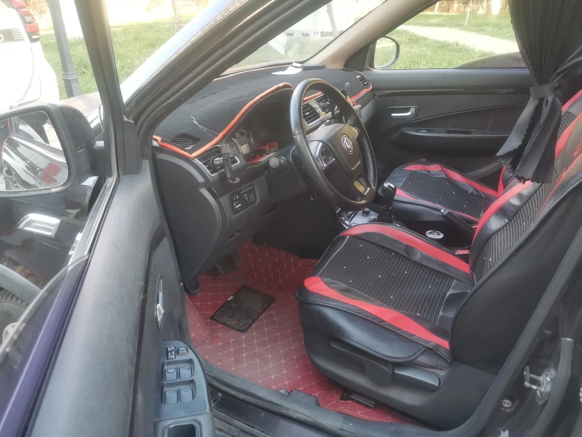 Dongfeng Fengon 370 2016 1.5L Manual Luxury Version SFG15-02 5 Seats — миниатюра 15