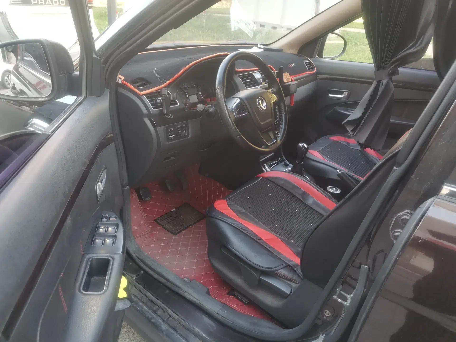 Dongfeng Fengon 370 2016 1.5L Manual Luxury Version SFG15-02 5 Seats — миниатюра 16