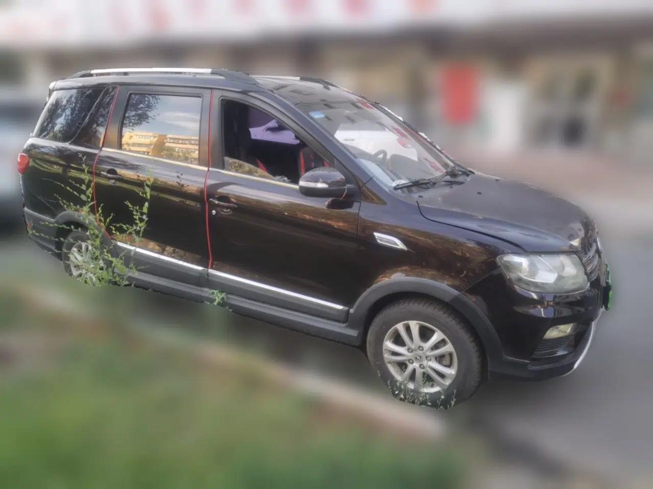 Dongfeng Fengon 370 2016 1.5L Manual Luxury Version SFG15-02 5 Seats — миниатюра 3