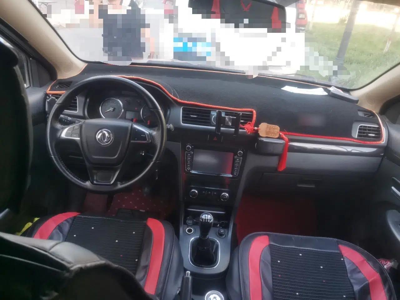 Dongfeng Fengon 370 2016 1.5L Manual Luxury Version SFG15-02 5 Seats — миниатюра 9