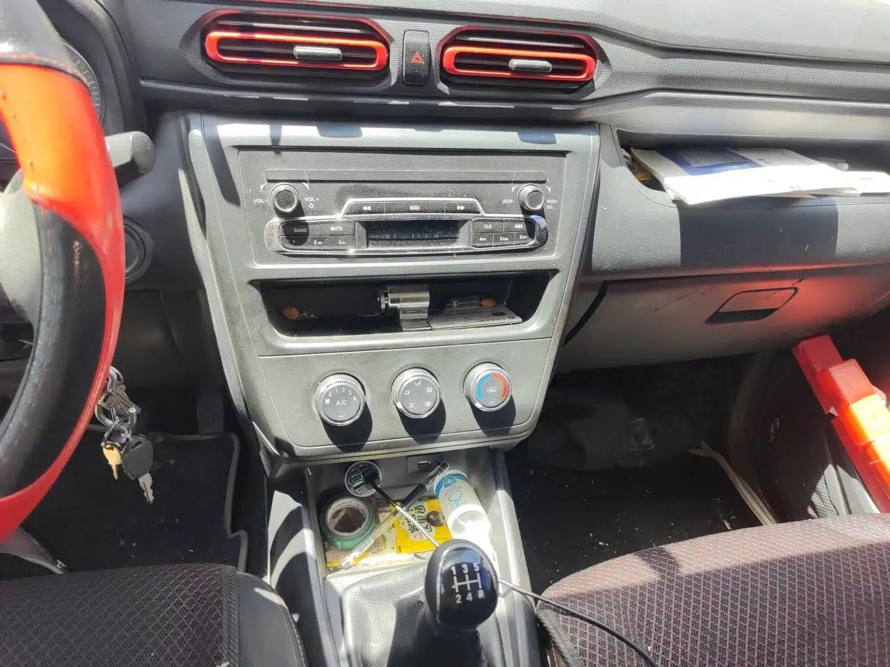Dongfeng Fengon 380 2022 1.5L Comfort-Class Passenger Vehicle (Spiral Spring) – 5 Seats — миниатюра 13