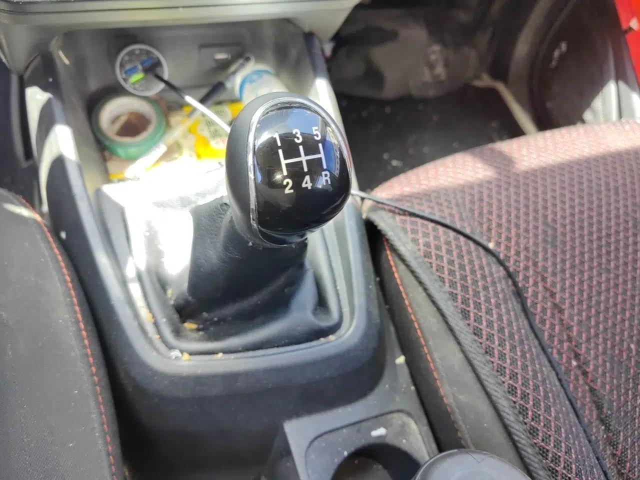 Dongfeng Fengon 380 2022 1.5L Comfort-Class Passenger Vehicle (Spiral Spring) – 5 Seats — миниатюра 14