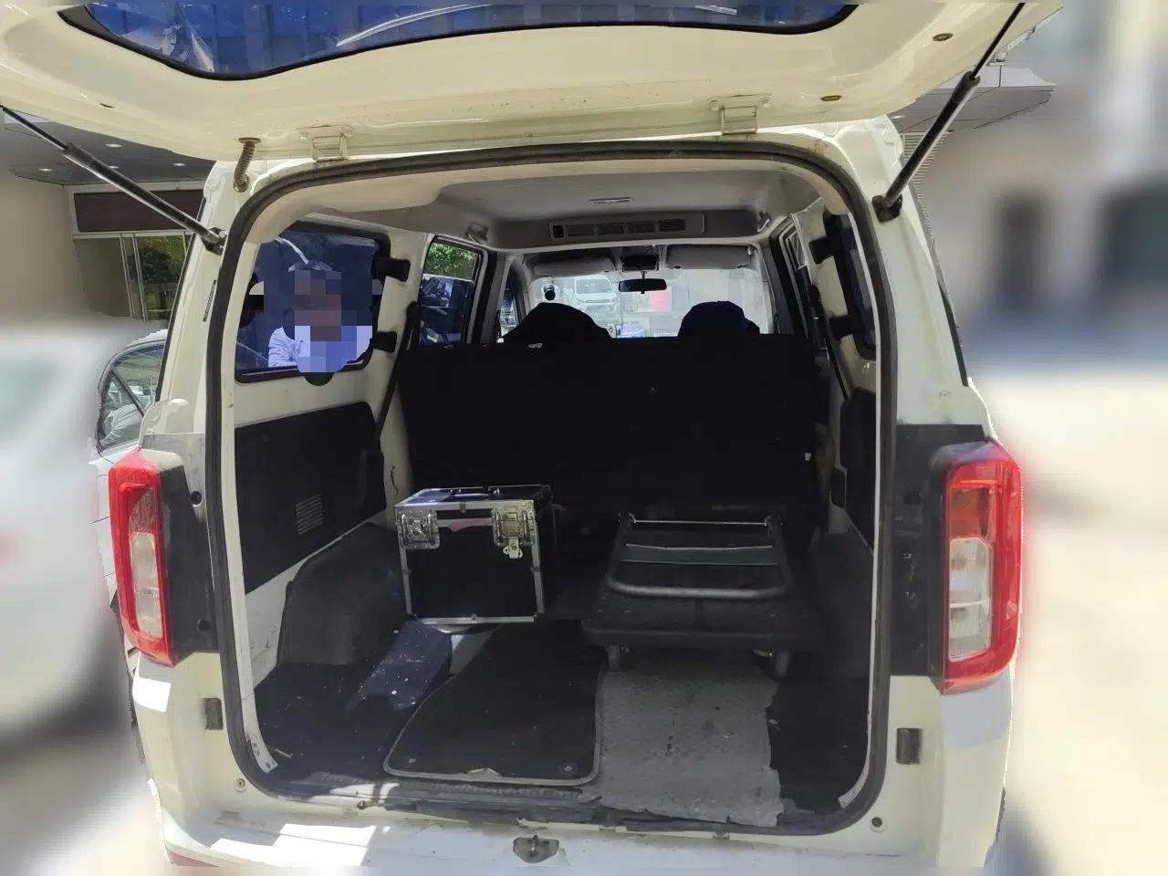 Dongfeng Fengon 380 2022 1.5L Comfort-Class Passenger Vehicle (Spiral Spring) – 5 Seats — миниатюра 19