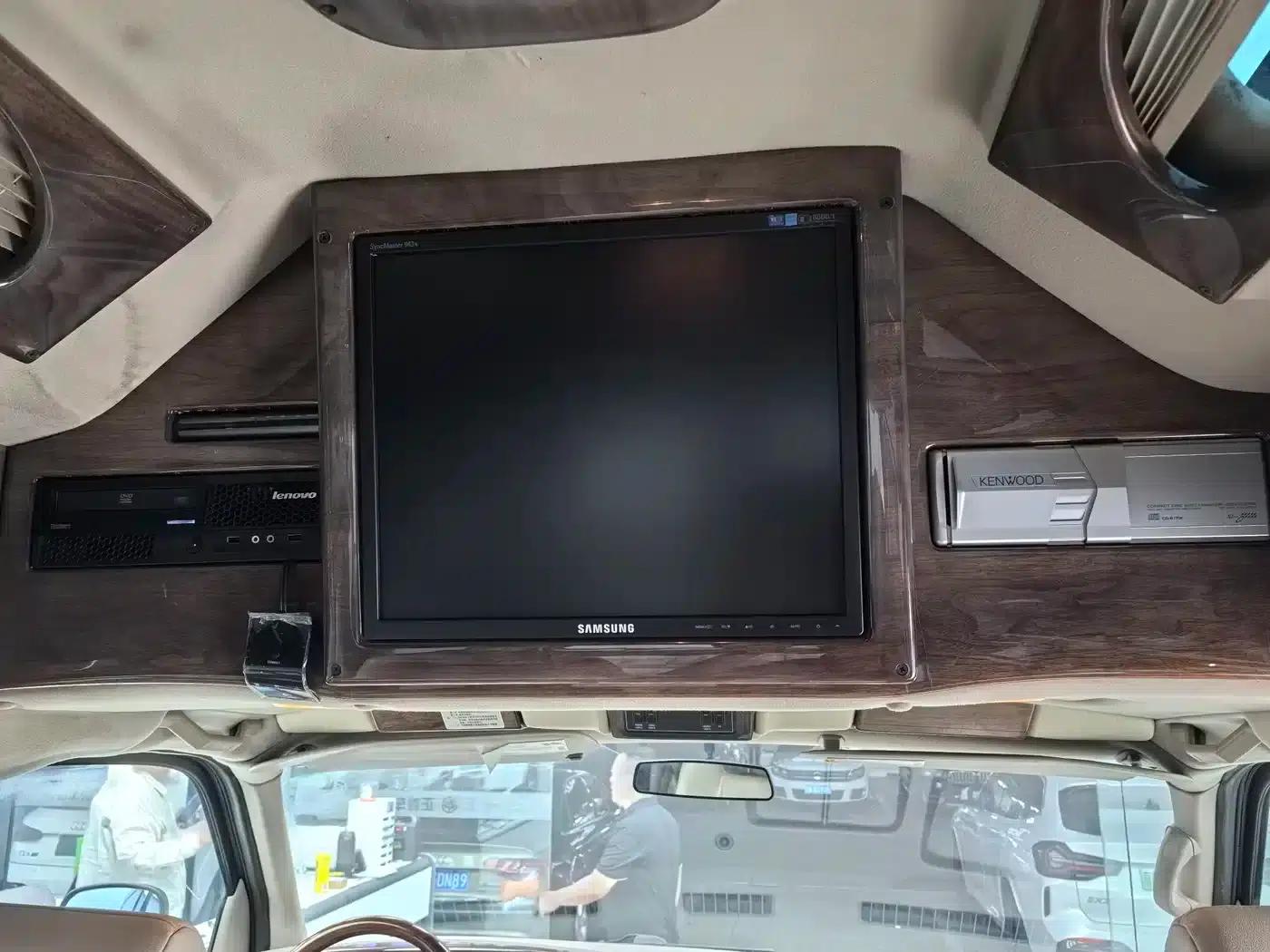 2009 SAVANA 5.3L Automatic — миниатюра 11