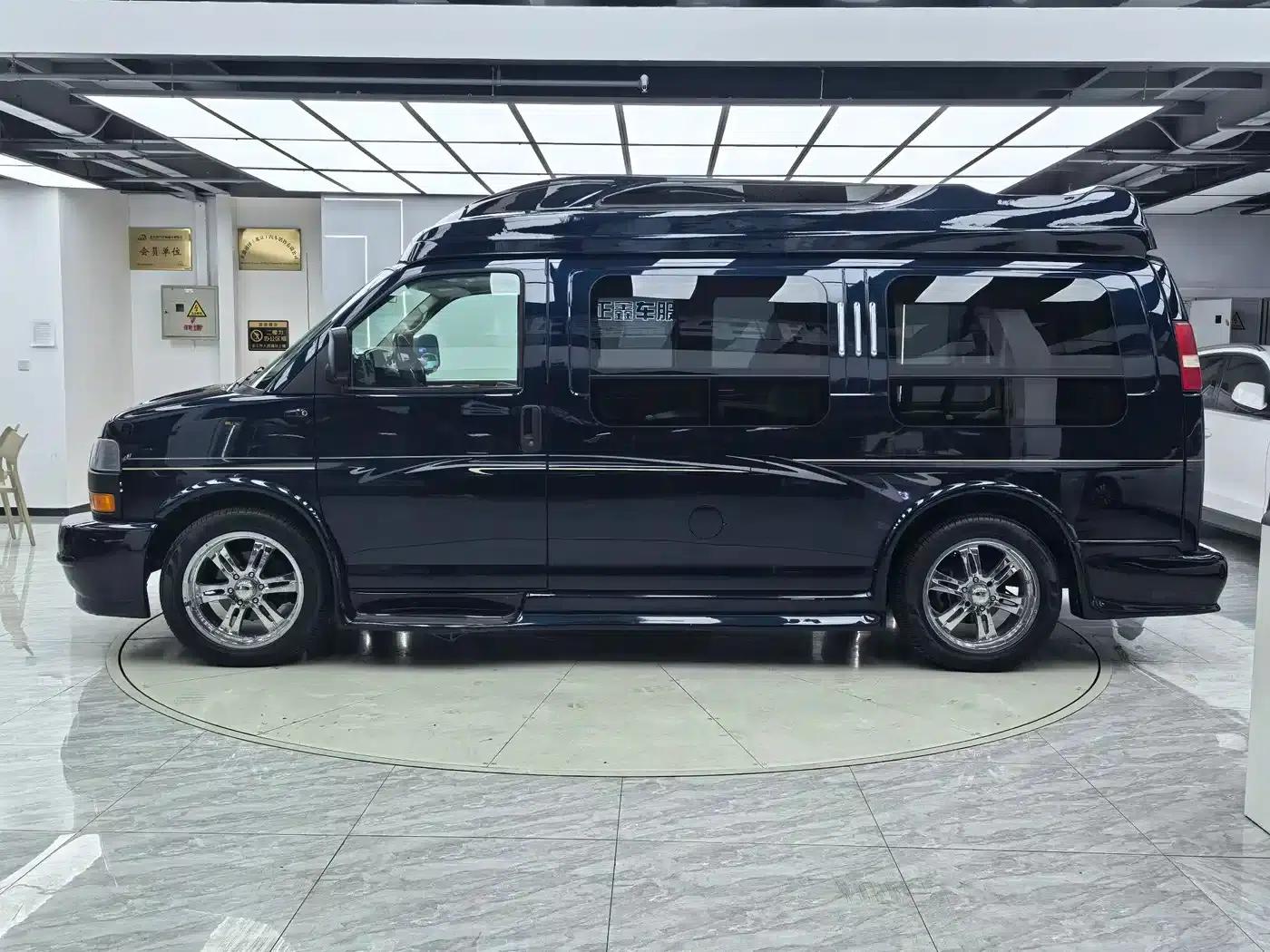 2009 SAVANA 5.3L Automatic — миниатюра 4