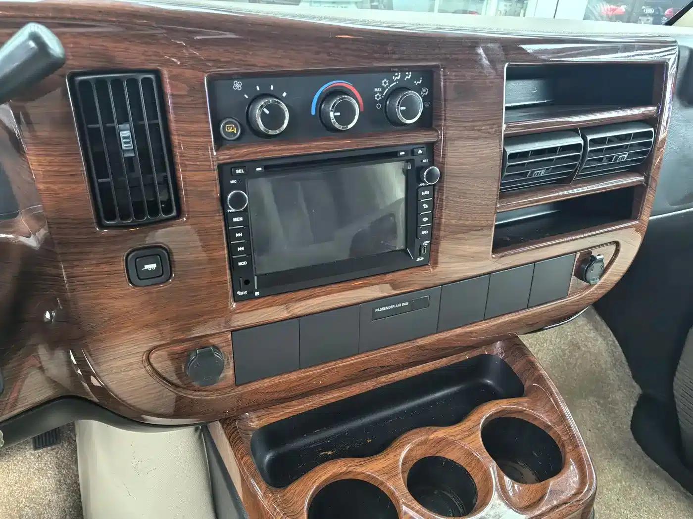 2009 SAVANA 5.3L Automatic — миниатюра 5