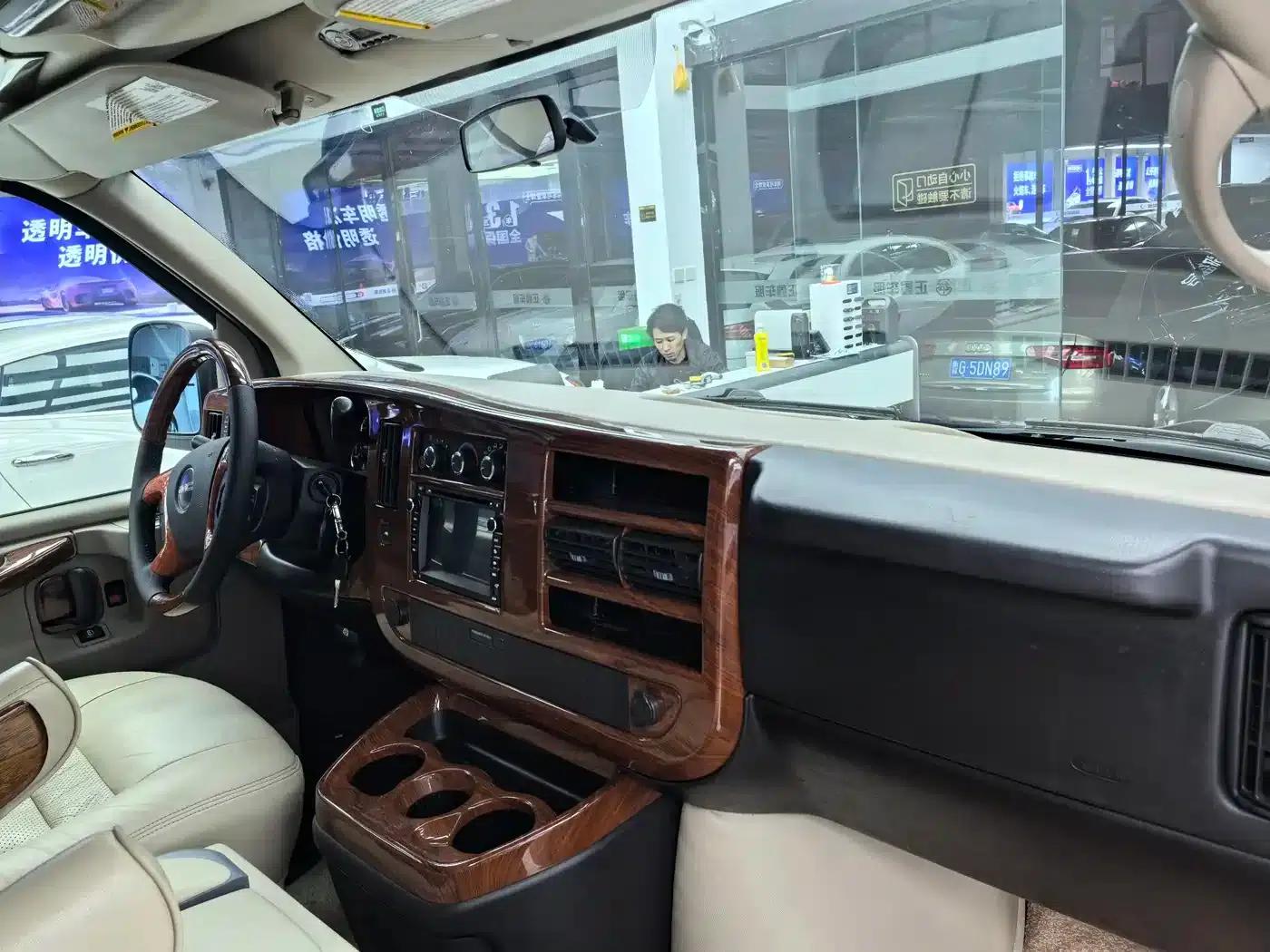 2009 SAVANA 5.3L Automatic — миниатюра 8