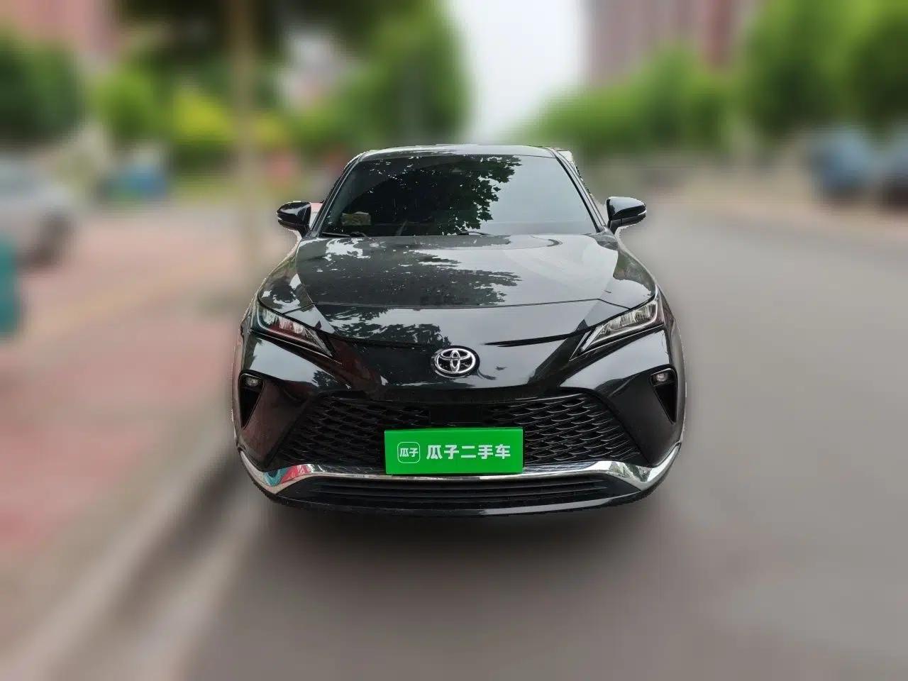 Toyota Venza 2022 2.0L CVT Two-Wheel Drive Luxury Edition — миниатюра 2