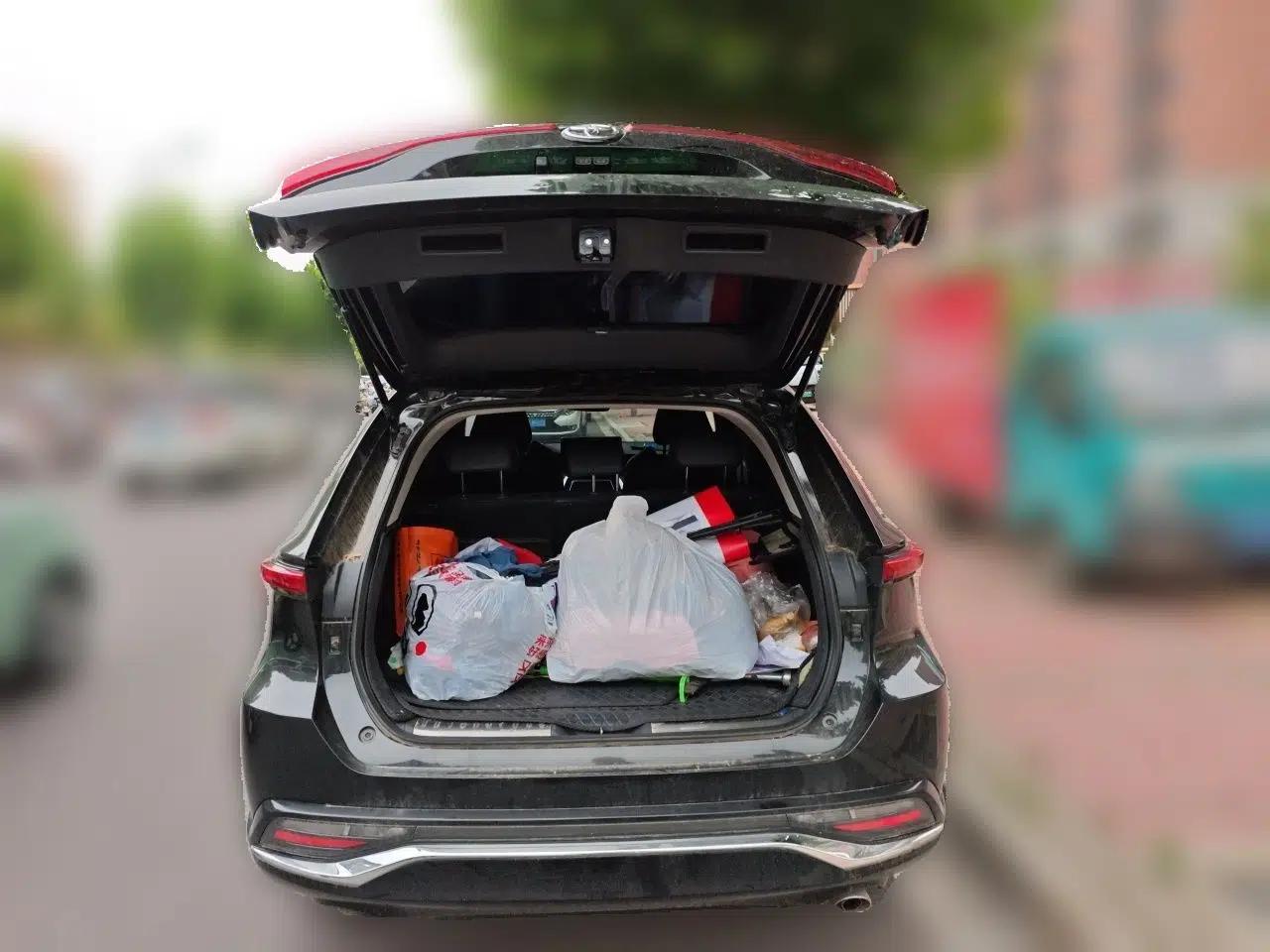 Toyota Venza 2022 2.0L CVT Two-Wheel Drive Luxury Edition — миниатюра 19