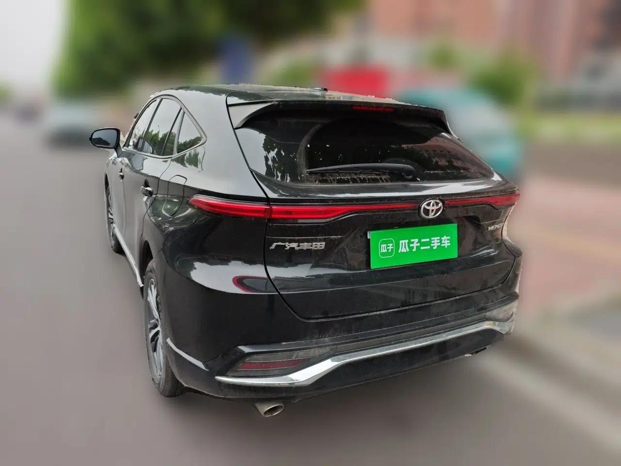 Toyota Venza 2022 2.0L CVT Two-Wheel Drive Luxury Edition — миниатюра 4