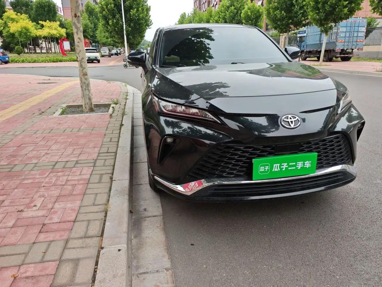 Toyota Venza 2022 2.0L CVT Two-Wheel Drive Luxury Edition — миниатюра 7