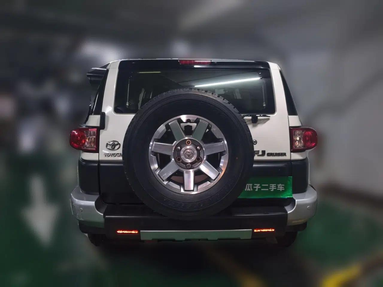 Toyota FJ Cruiser — миниатюра 5