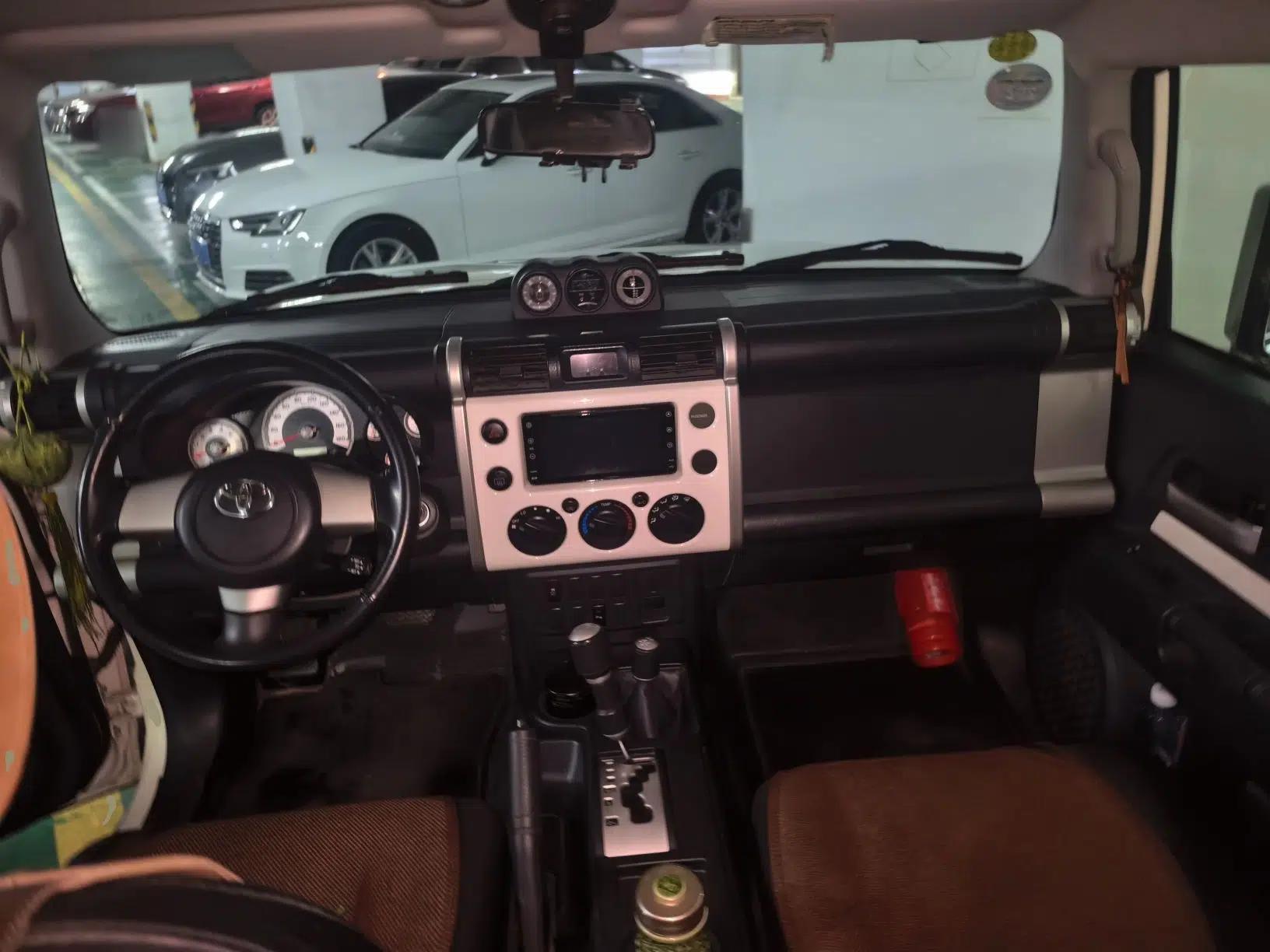 Toyota FJ Cruiser — миниатюра 9