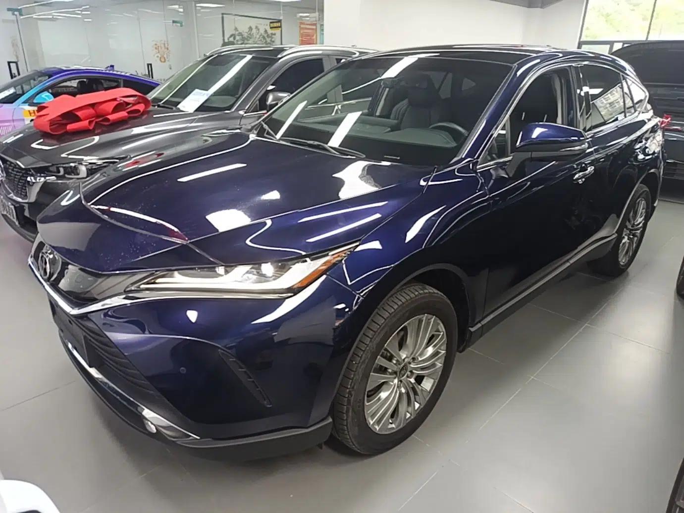 Toyota Harrier 2023 2.0L CVT Two-Wheel Drive Deluxe Edition — миниатюра 1