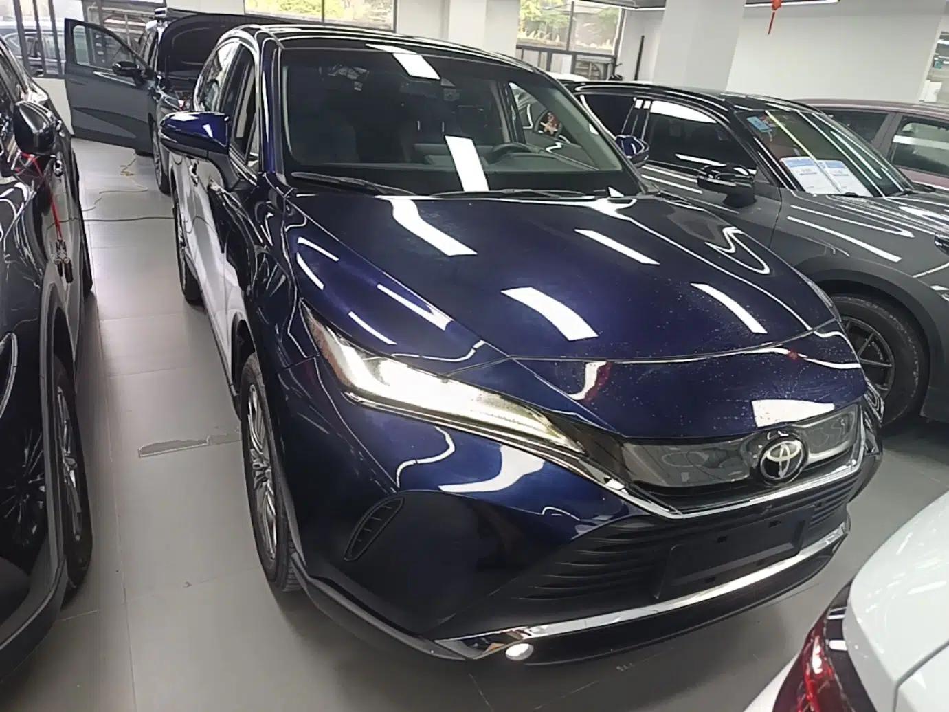 Toyota Harrier 2023 2.0L CVT Two-Wheel Drive Deluxe Edition — миниатюра 2