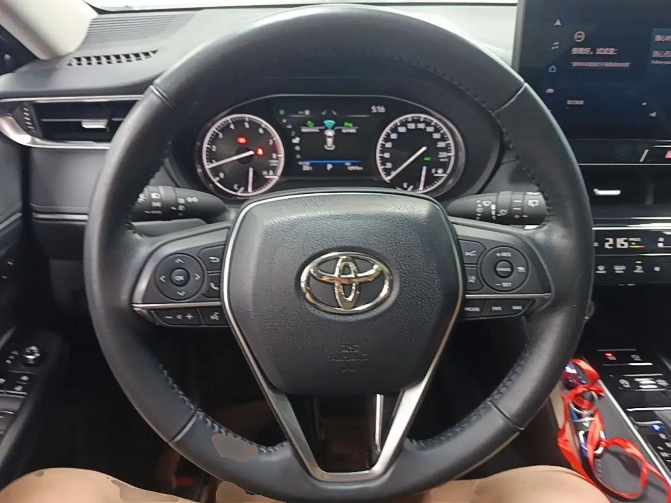Toyota Harrier 2023 2.0L CVT Two-Wheel Drive Deluxe Edition — миниатюра 13