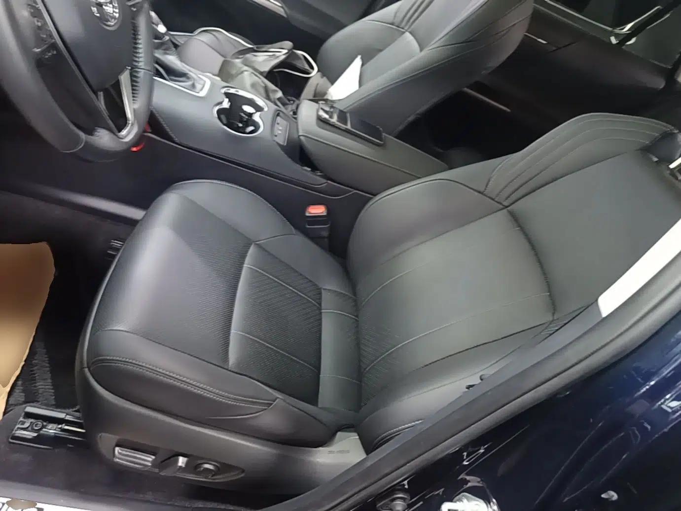 Toyota Harrier 2023 2.0L CVT Two-Wheel Drive Deluxe Edition — миниатюра 17