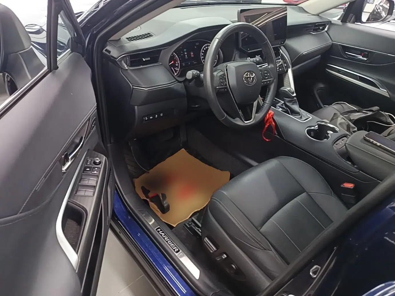 Toyota Harrier 2023 2.0L CVT Two-Wheel Drive Deluxe Edition — миниатюра 18
