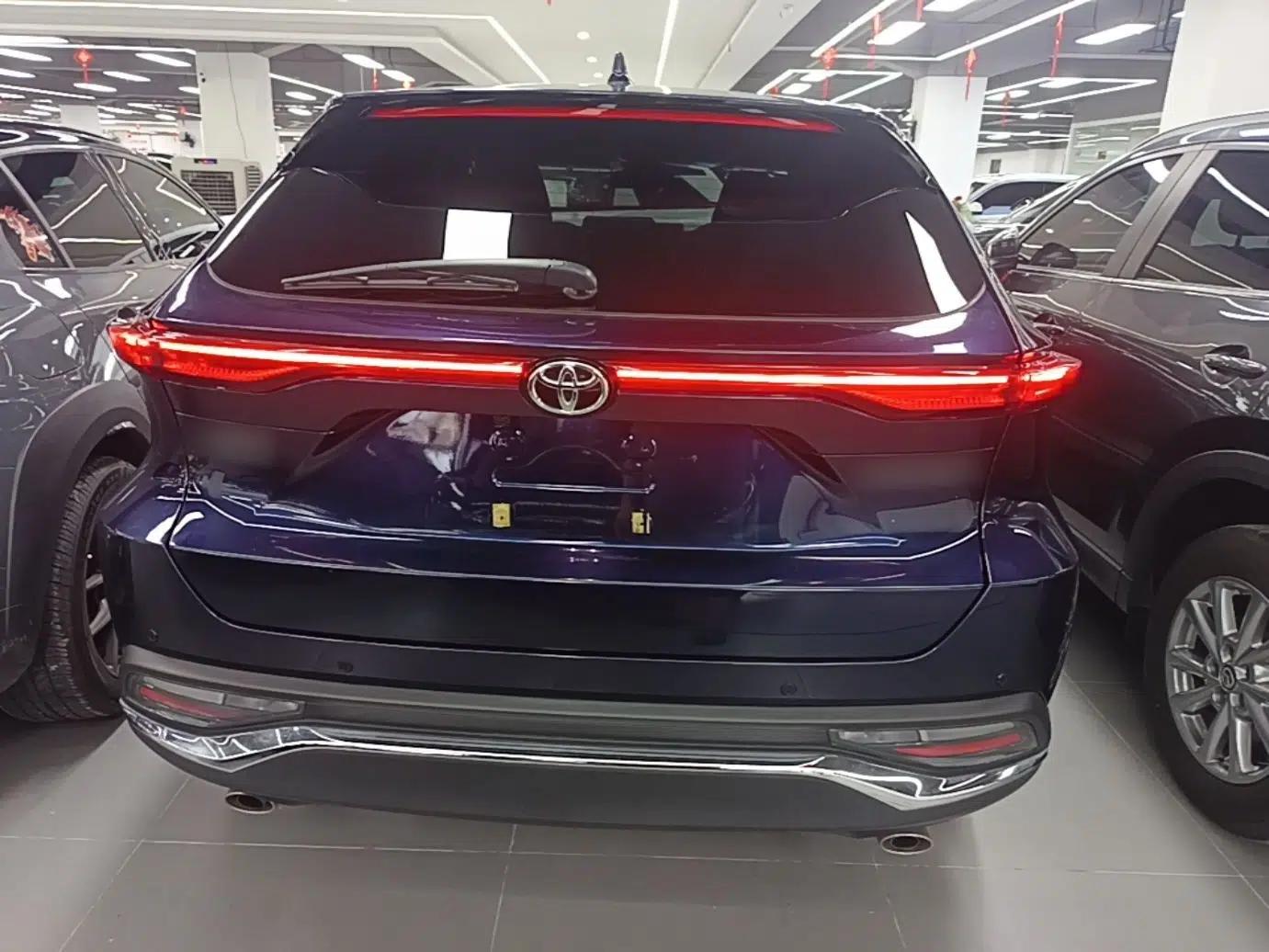 Toyota Harrier 2023 2.0L CVT Two-Wheel Drive Deluxe Edition — миниатюра 5