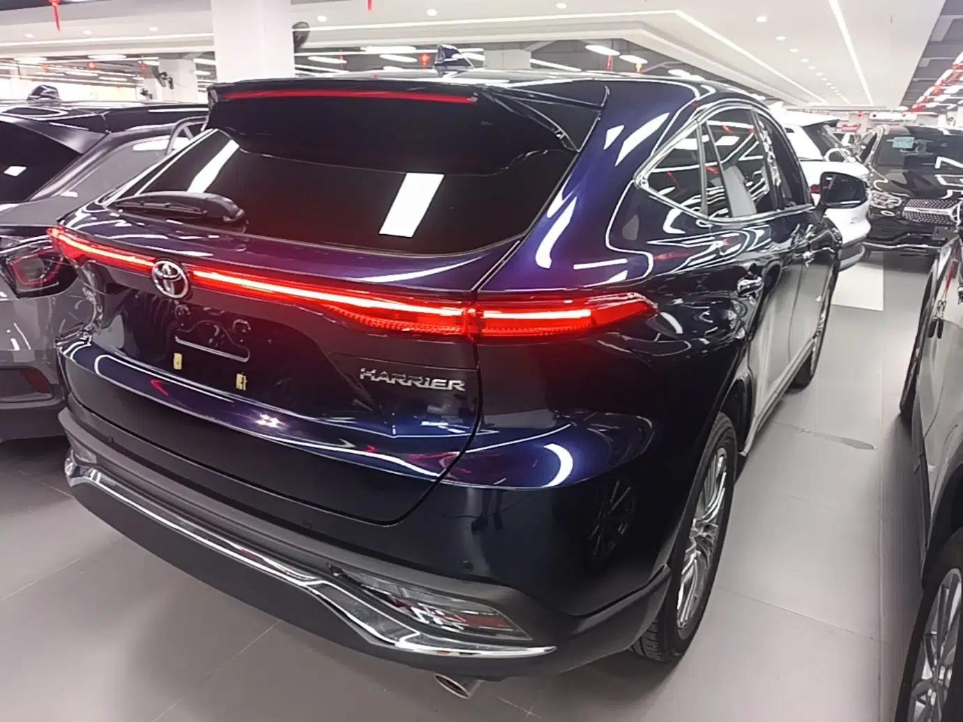 Toyota Harrier 2023 2.0L CVT Two-Wheel Drive Deluxe Edition — миниатюра 6